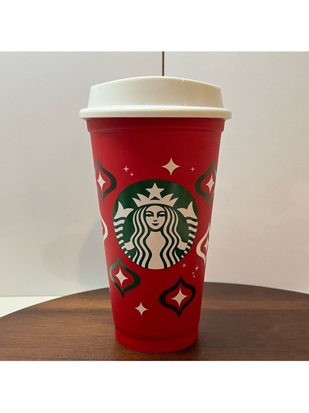 Starbucks Holiday 2023 Red Cup Day (16 oz)
Reusable Hot Cup